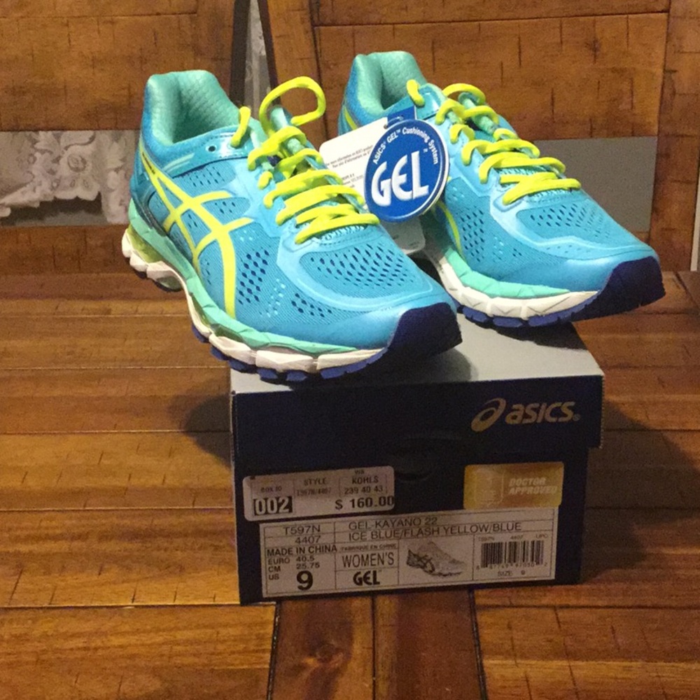 NEW ASICS running shoes